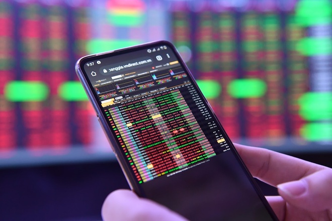 Tài khoản chứng khoán mở mới của nhà đầu tư trong nước giảm mạnh tháng thứ 3 liên tiếp