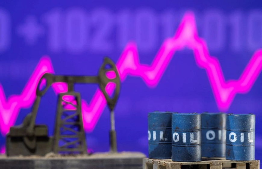 Giá dầu châu Á tăng do đồng USD và nguồn cung giảm
