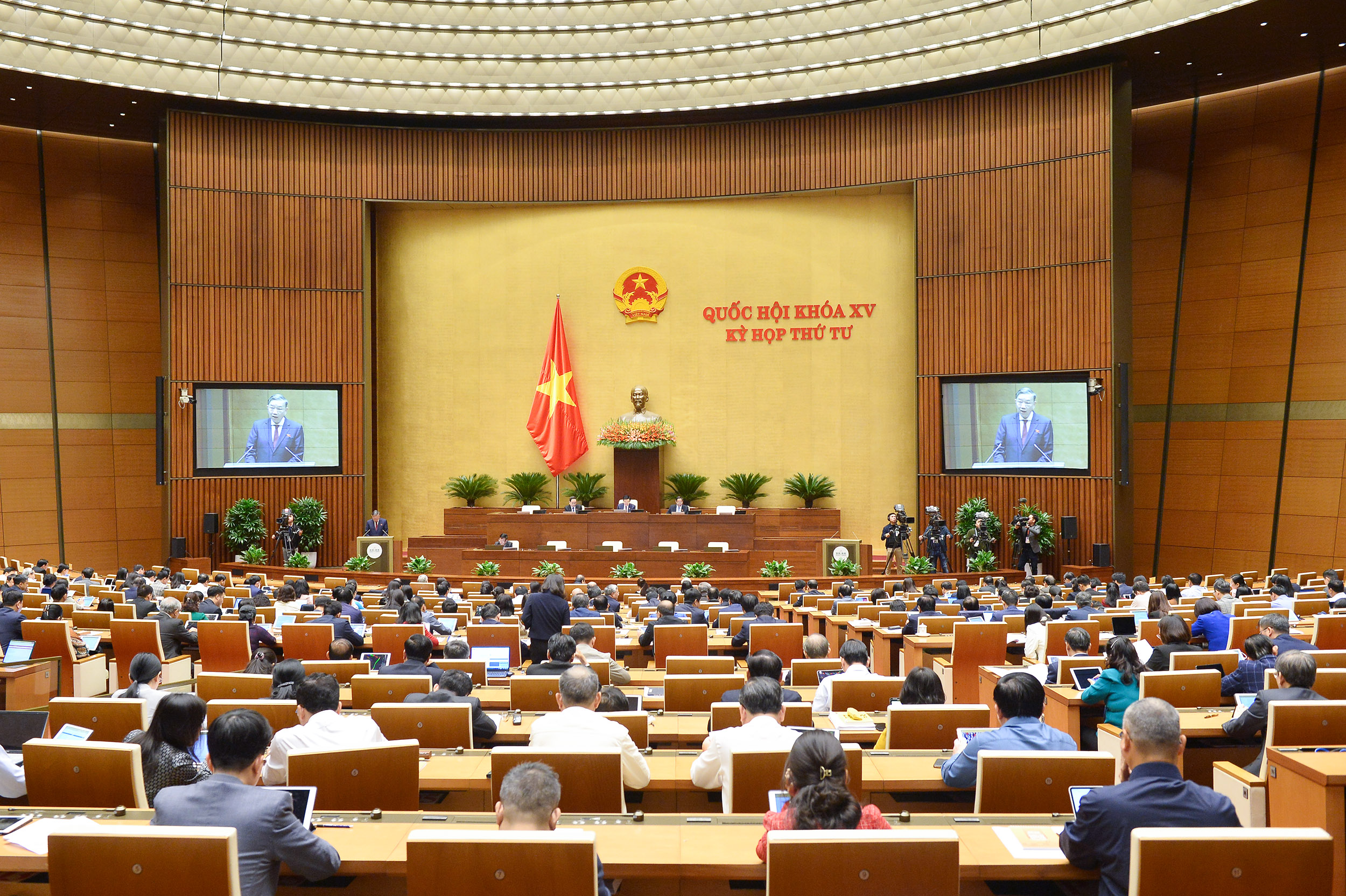 Thống nhất một mức giá khởi điểm đấu giá biển số xe ô tô là 40 triệu đồng