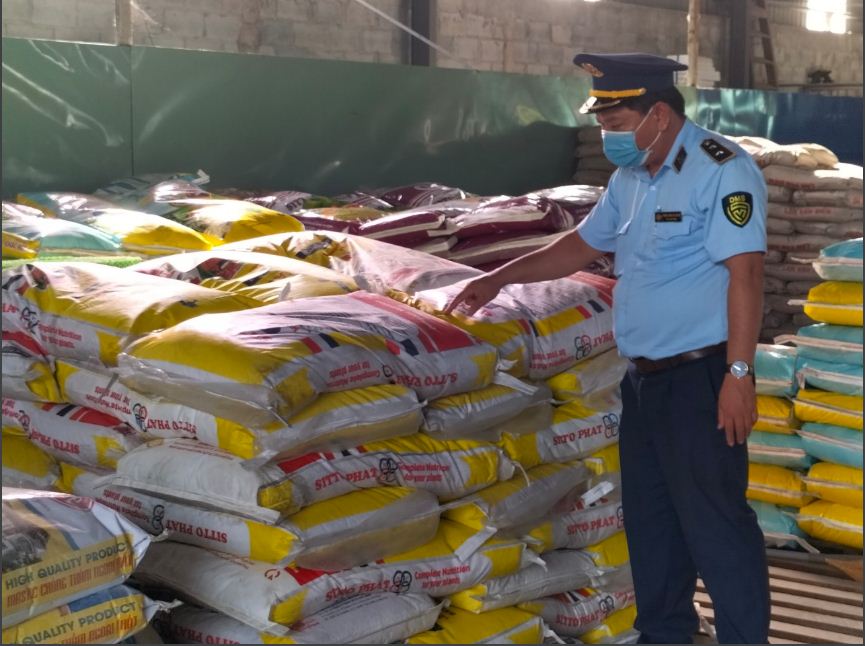 Long An Phát hiện loạt cửa hàng bán lẻ và doanh nghiệp sản xuất phân bón giả