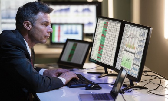 Cổ phiếu rớt giá quỹ ngoại đang gom những cổ phiếu nào