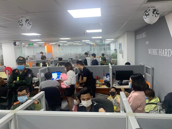 Công ty tài chính cắt ghép ảnh nóng gọi điện chửi khách hàng để đòi nợ