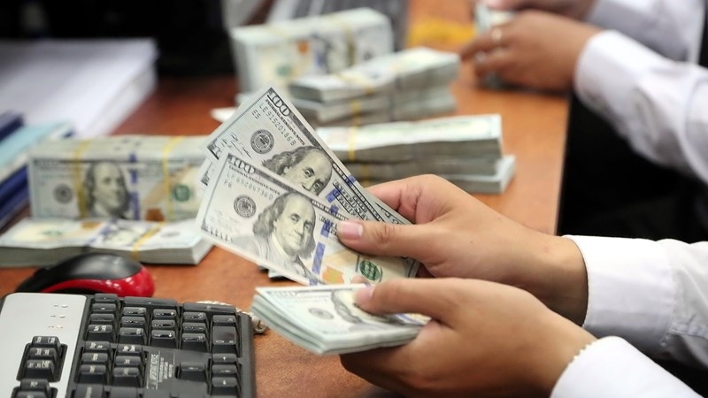 Tỷ giá ngoại tệ hôm nay 2411 Đồng USD tiếp tục lao dốc sau biên bản cuộc họp của Fed