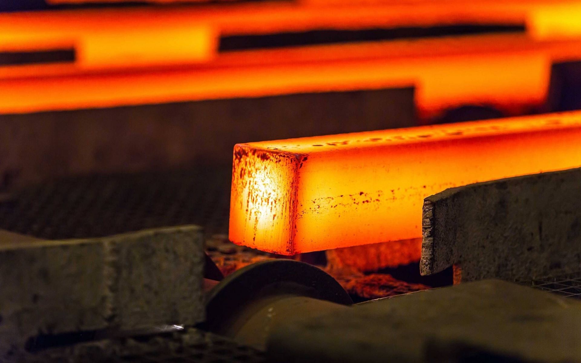 Giá thép hôm nay 2411 Giá thép quay đầu giảm nhẹ sau một phiên tăng