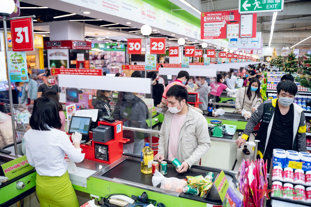 Từ tối nay 2411 Nhiều cửa hàng siêu thị bán hàng xuyên đêm giảm giá đến 100