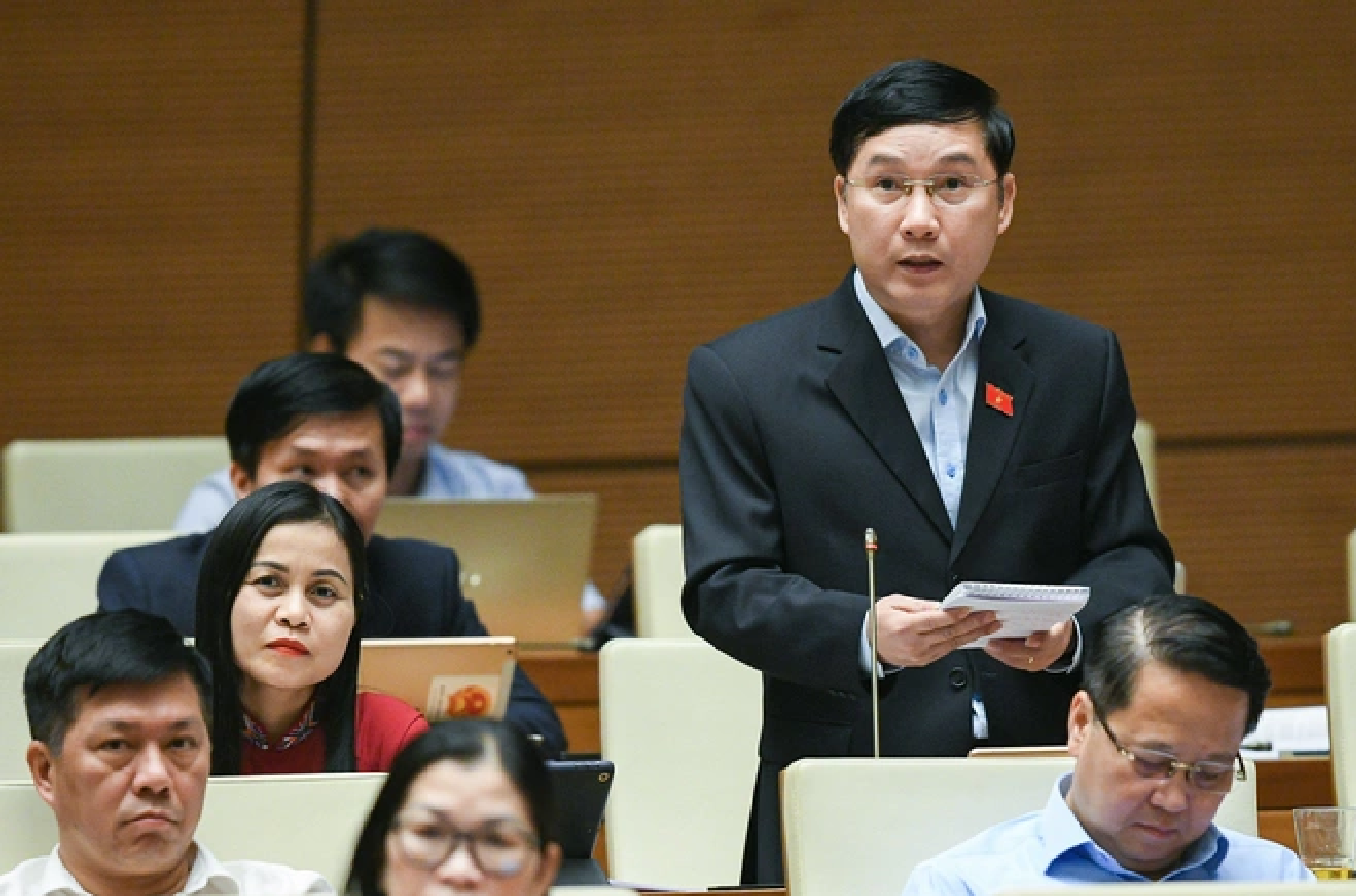 Đại biểu Quốc hội kiến nghị thanh tra đột xuất việc tạm ngừng bán xăng dầu