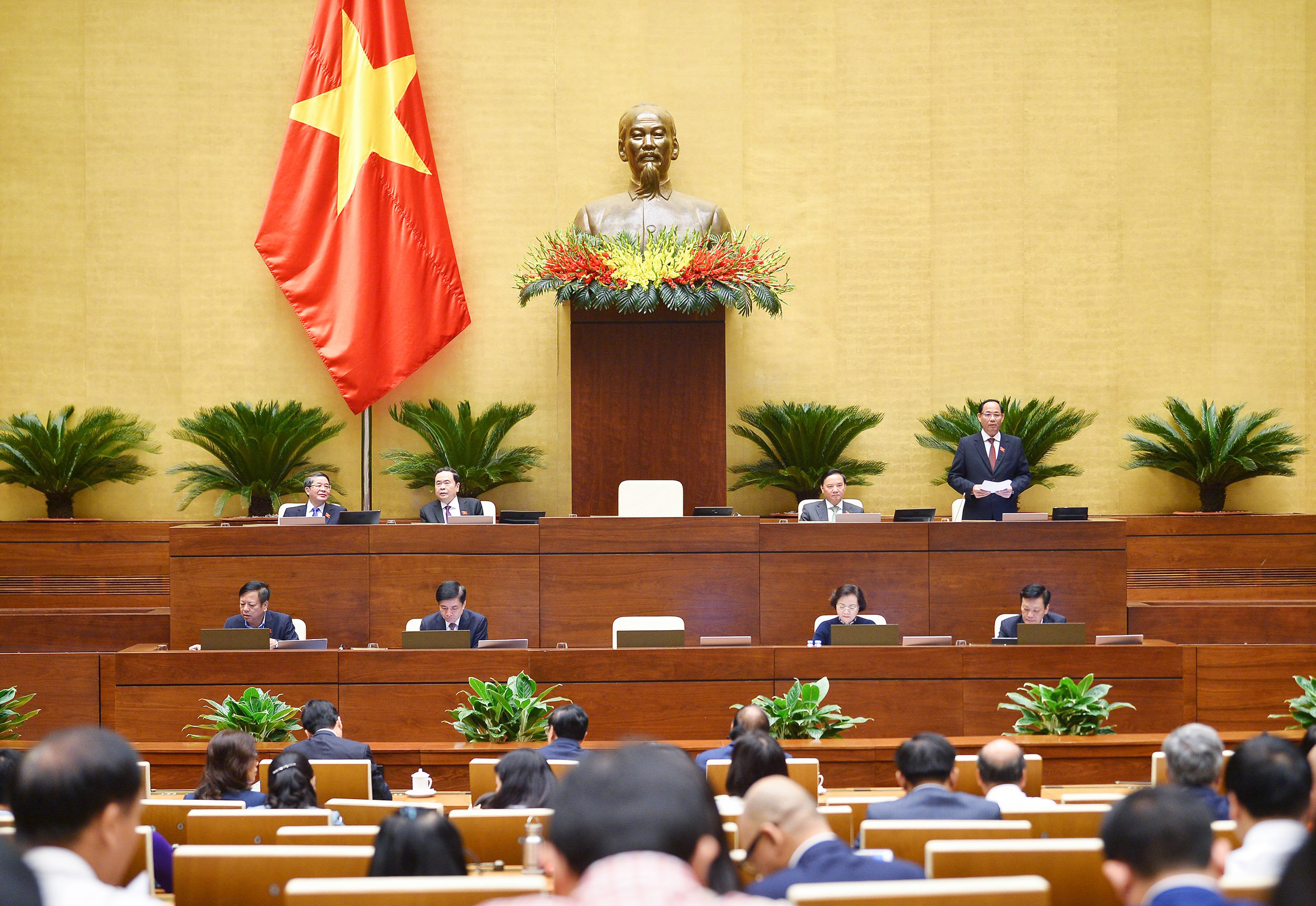 Đại biểu Quốc hội kiến nghị thanh tra đột xuất việc tạm ngừng bán xăng dầu