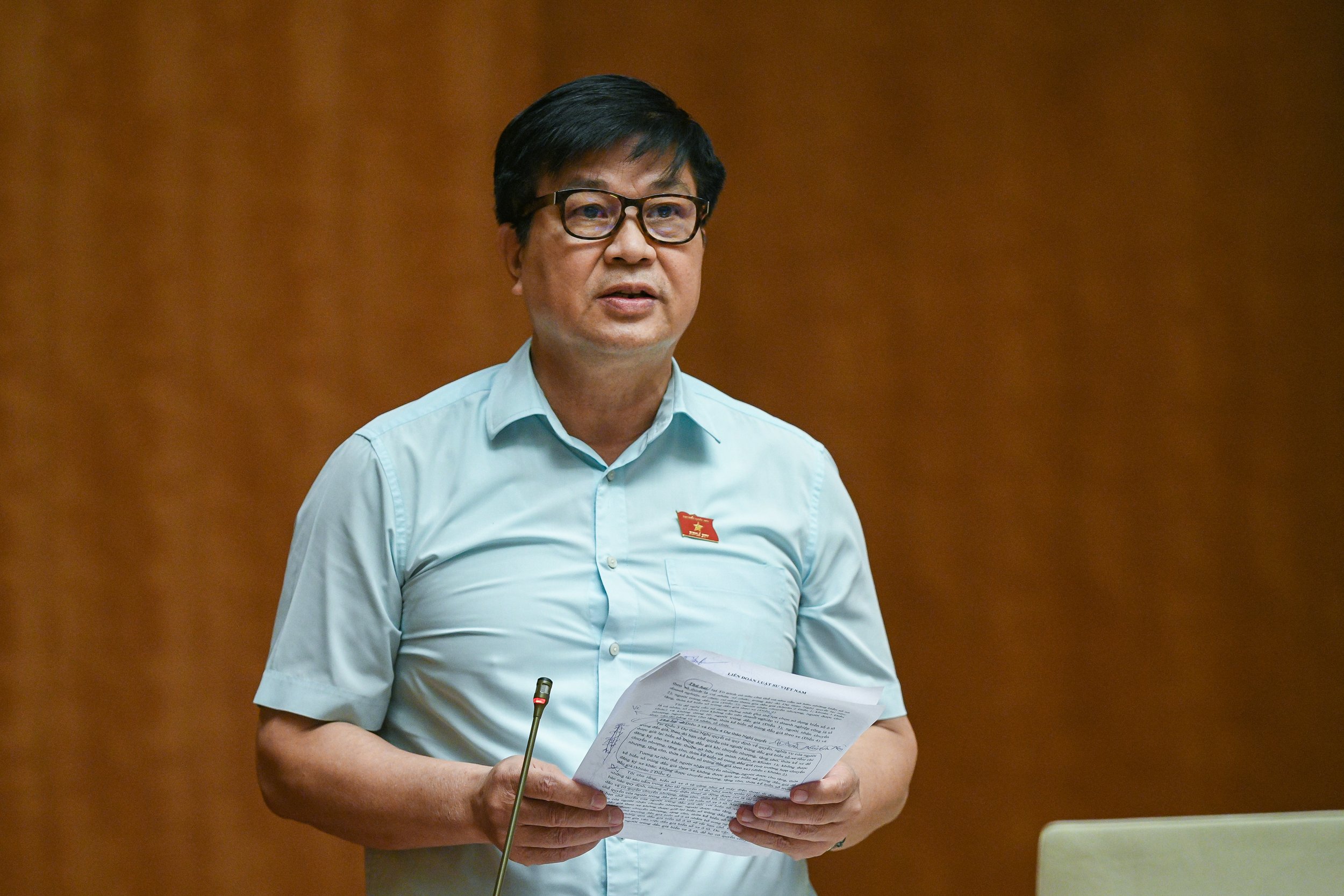 ĐBQH kiến nghị người trúng đấu giá được gắn biển số xe sang xe khác