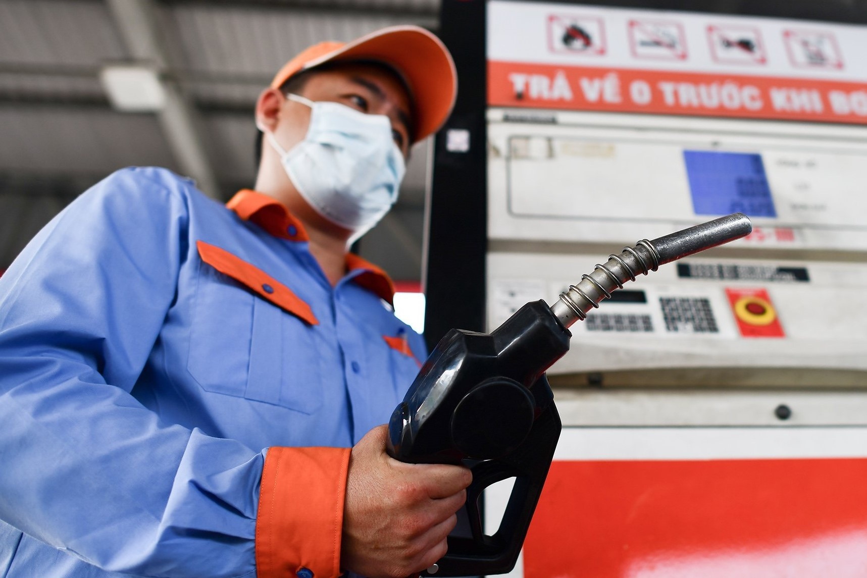 Kỳ điều chỉnh ngày mai 2112 giá xăng có thể xuống mức dưới 20000 đồnglít 