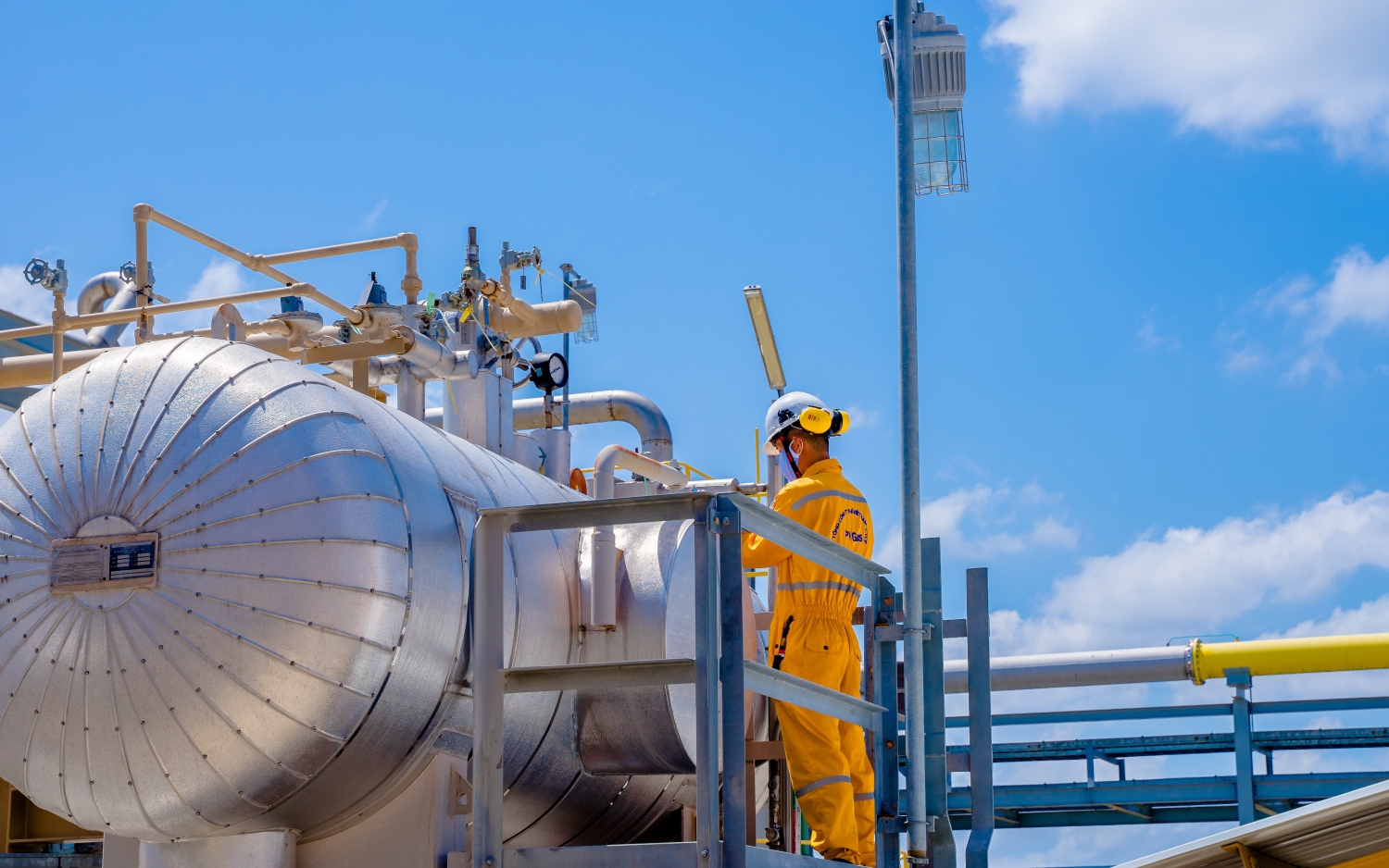 Giá gas hôm nay 2812 Giảm 187 xuống mức 518 USDmmBTU