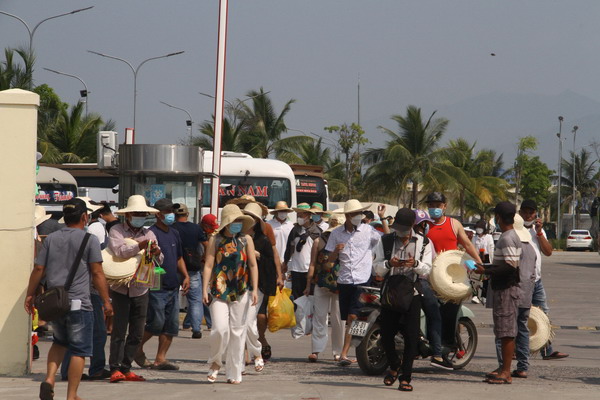 Nha Trang đón hàng ngàn lượt khách trong dịp lễ Giỗ tổ Hùng Vương