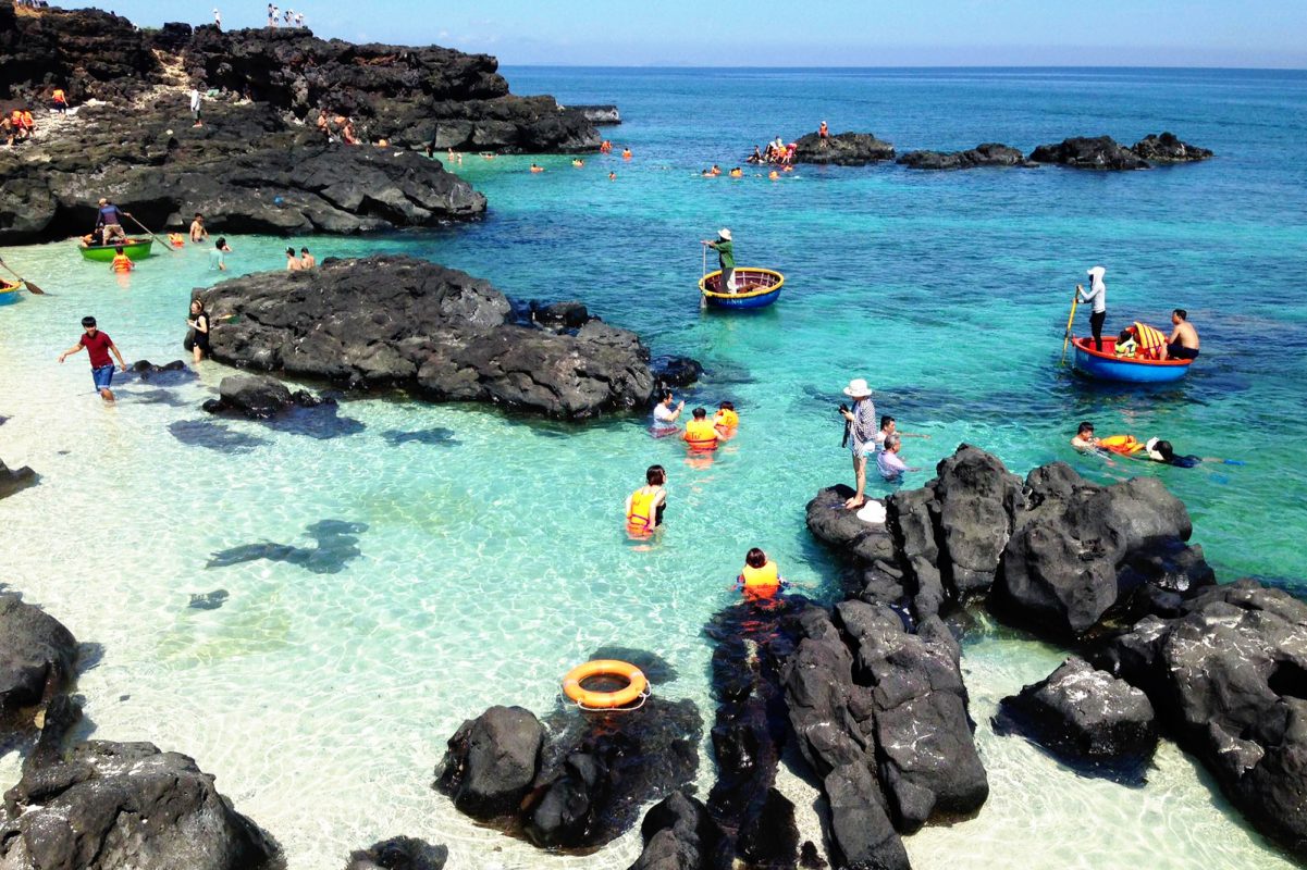 Hơn 2000 du khách bất ngờ hủy tour ra đảo Lý Sơn ngay sát dịp 304 15