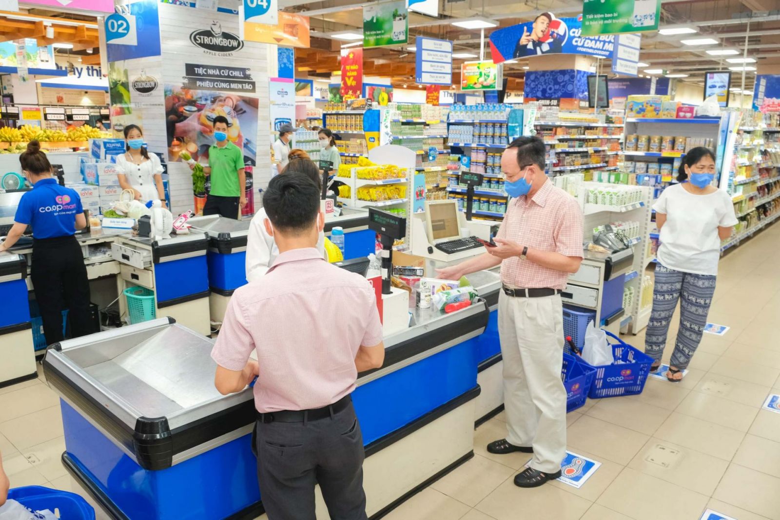 TPHCM Tín hiệu tích cực của thị trường bán lẻ hàng hóa