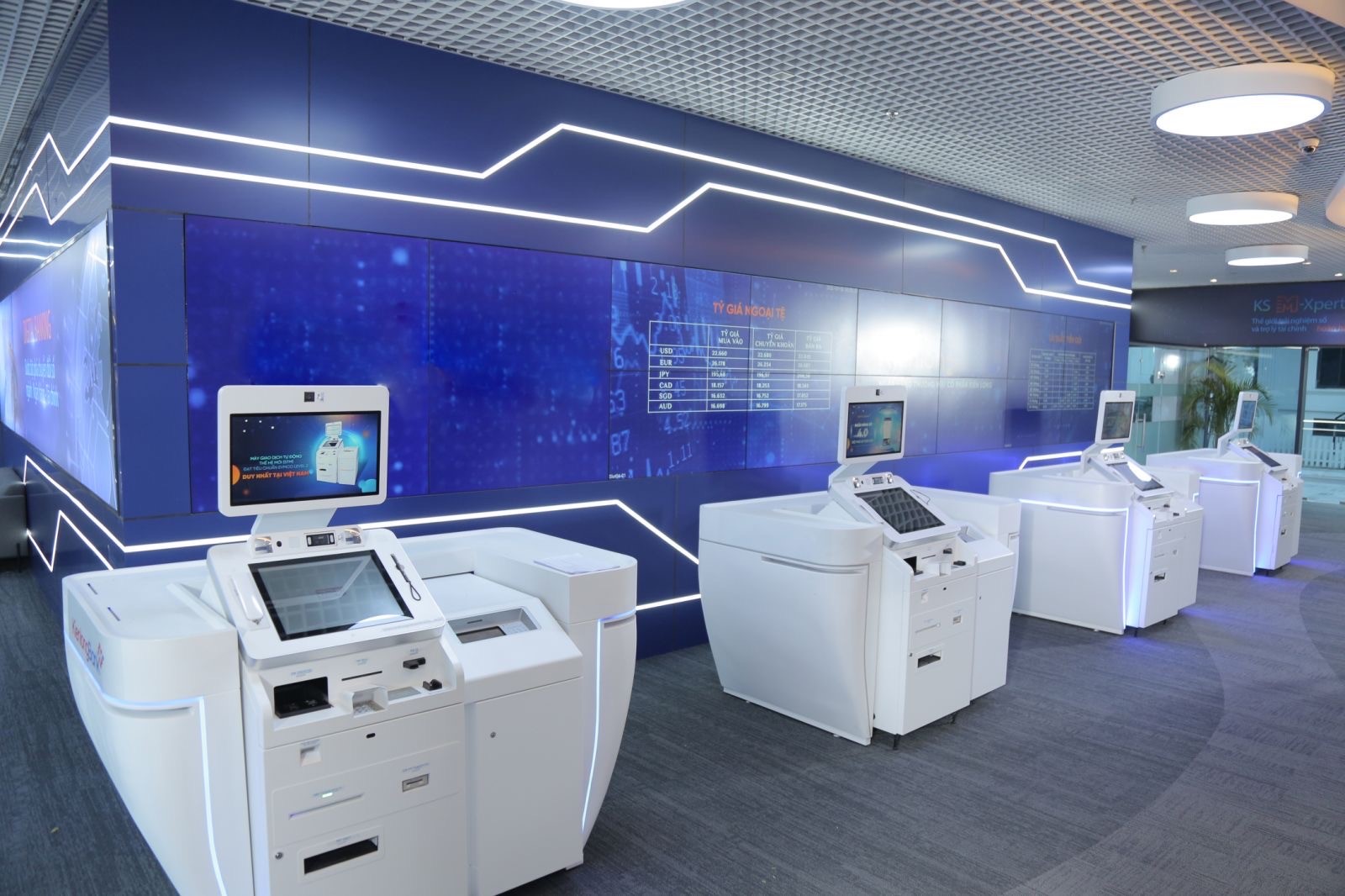 Máy giao máy giao dịch ngân hàng tự động STM sản phẩm chủ lực của Tập đoàn công nghệ Unicloud
