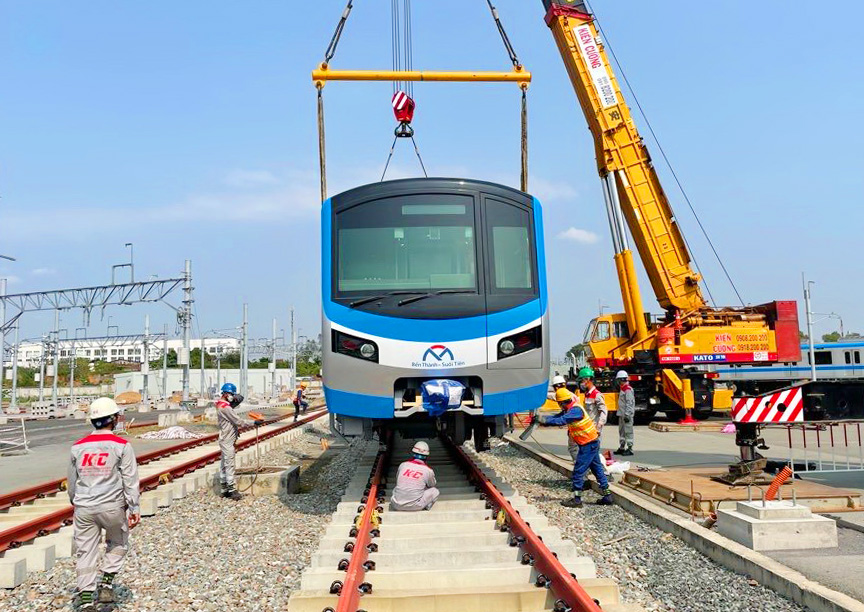 Toàn bộ 17 đoàn tàu Metro tuyến số 1 đã về đến TPHCM