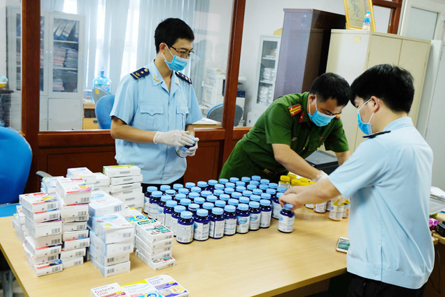 Kon Tum Tăng cường công tác chống buôn lậu gian lận thương mại và hàng giả đối với nhóm mặt hàng sinh phẩm vật tư thiết bị y tế