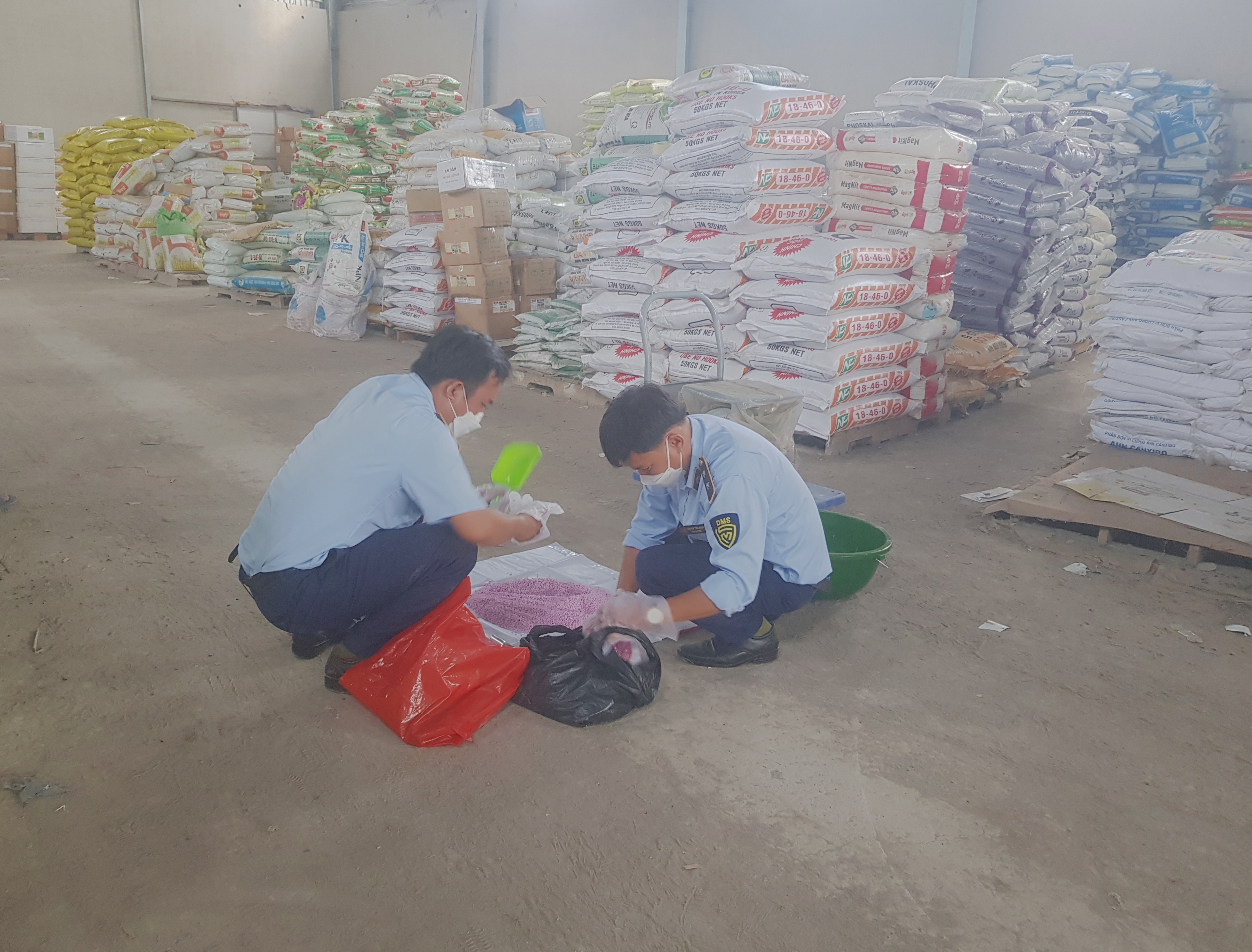 Chuyển cơ quan Công an vụ buôn bán phân bón giả có dấu hiệu tội phạm tại Tiền Giang