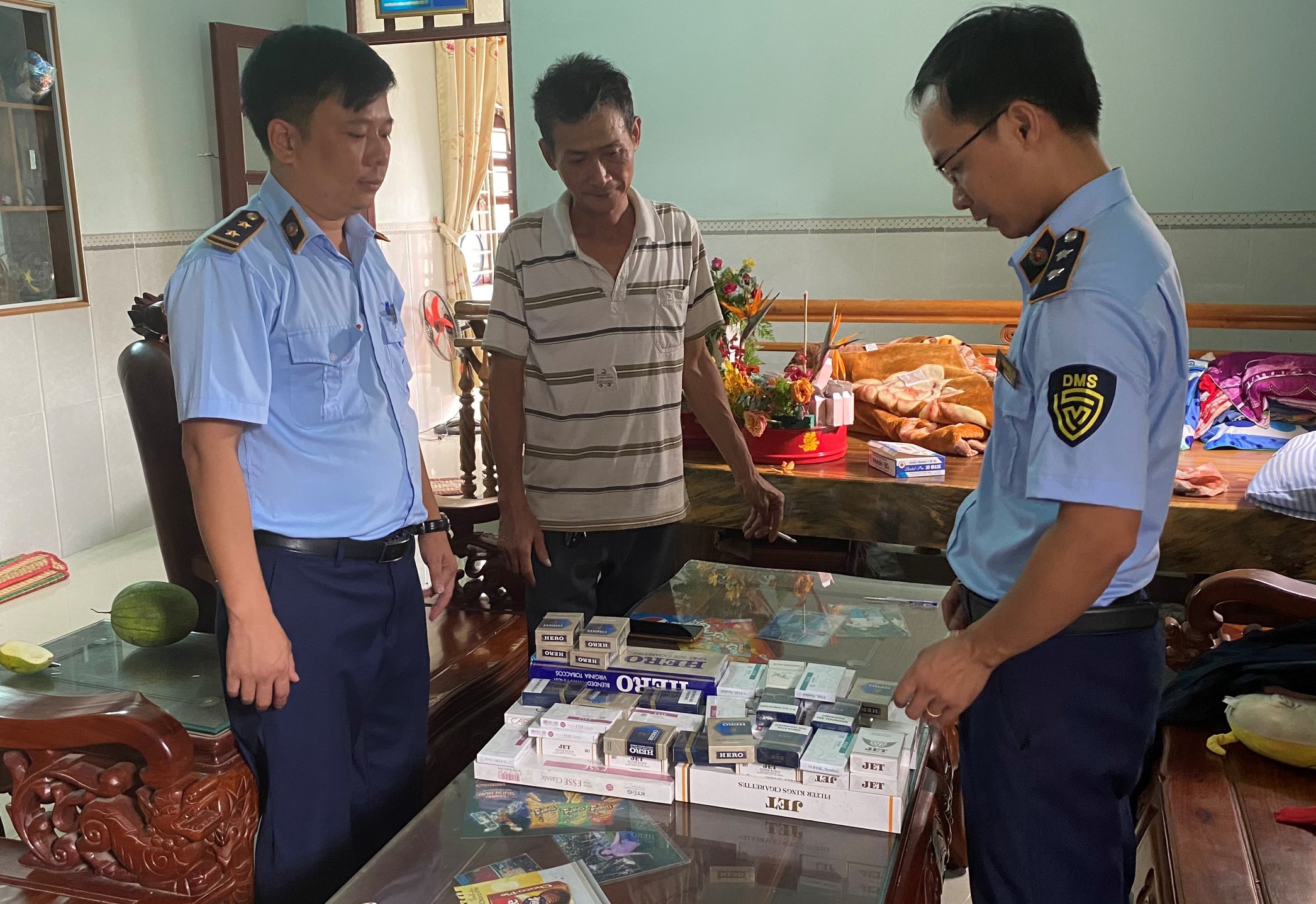 Gia Lai liên tiếp phát hiện và xử phạt 3 cơ sở buôn bán thuốc lá điếu nhập lậu