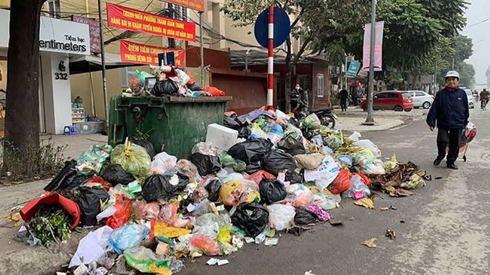 Từ 258 vứt rác đổ nước thải trên vỉa hè lòng đường bị phạt từ 12 triệu đồng