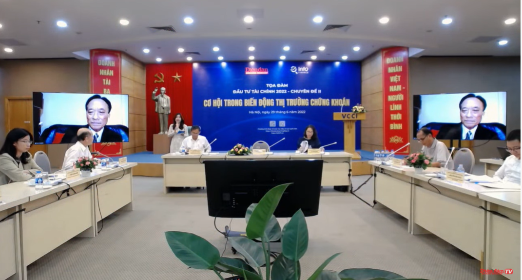 Vốn hóa thị trường lao dốc thị trường chứng khoán còn tiềm năng trong dài hạn