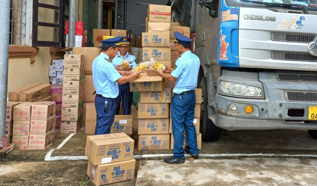 Thu giữ hàng nghìn sản phẩm đồ chơi trẻ em không có nhãn hàng hóa không rõ nguồn gốc xuất xứ