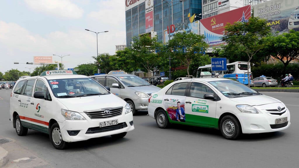 Giá xăng giảm Taxi rục rịch hạ giá cước vận tải tuyến liên tỉnh vẫn án binh bất động
