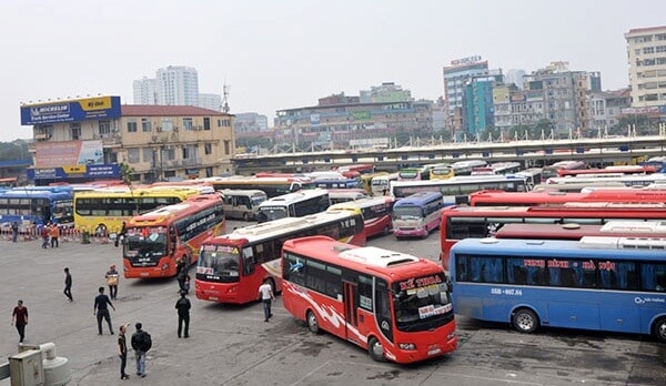 Giá xăng giảm Taxi rục rịch hạ giá cước vận tải tuyến liên tỉnh vẫn án binh bất động