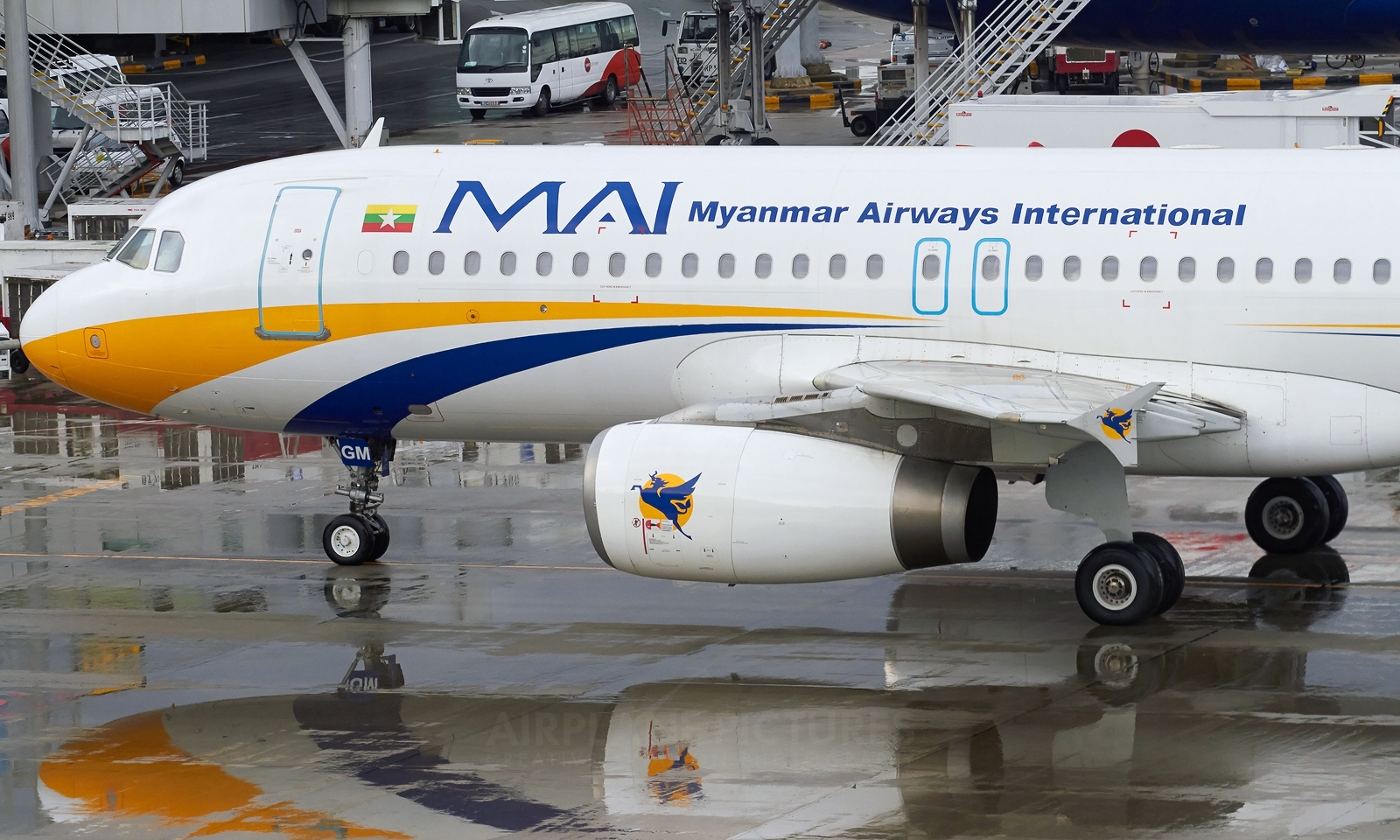 Nhiều hãng hàng không quốc tế mở đường bay thẳng tới Việt Nam