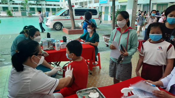 TPHCM Thêm xe tiêm vắc xin lưu động để tiêm cho học sinh