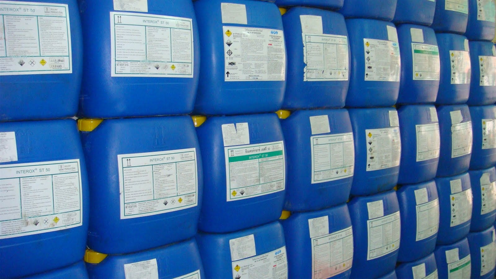 Bổ sung chất chỉ thị màu vào cồn công nghiệp để phân biệt với cồn thực phẩm