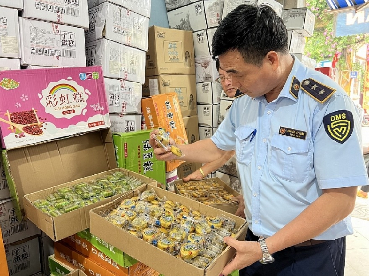 Tăng cường chống buôn lậu gian lận thương mại và hàng giả trong dịp Tết Trung thu