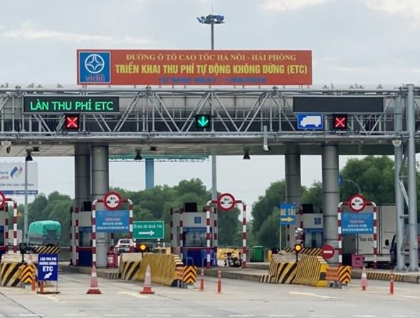 Sẽ thu phí dán thẻ VETC bắt đầu từ hôm nay