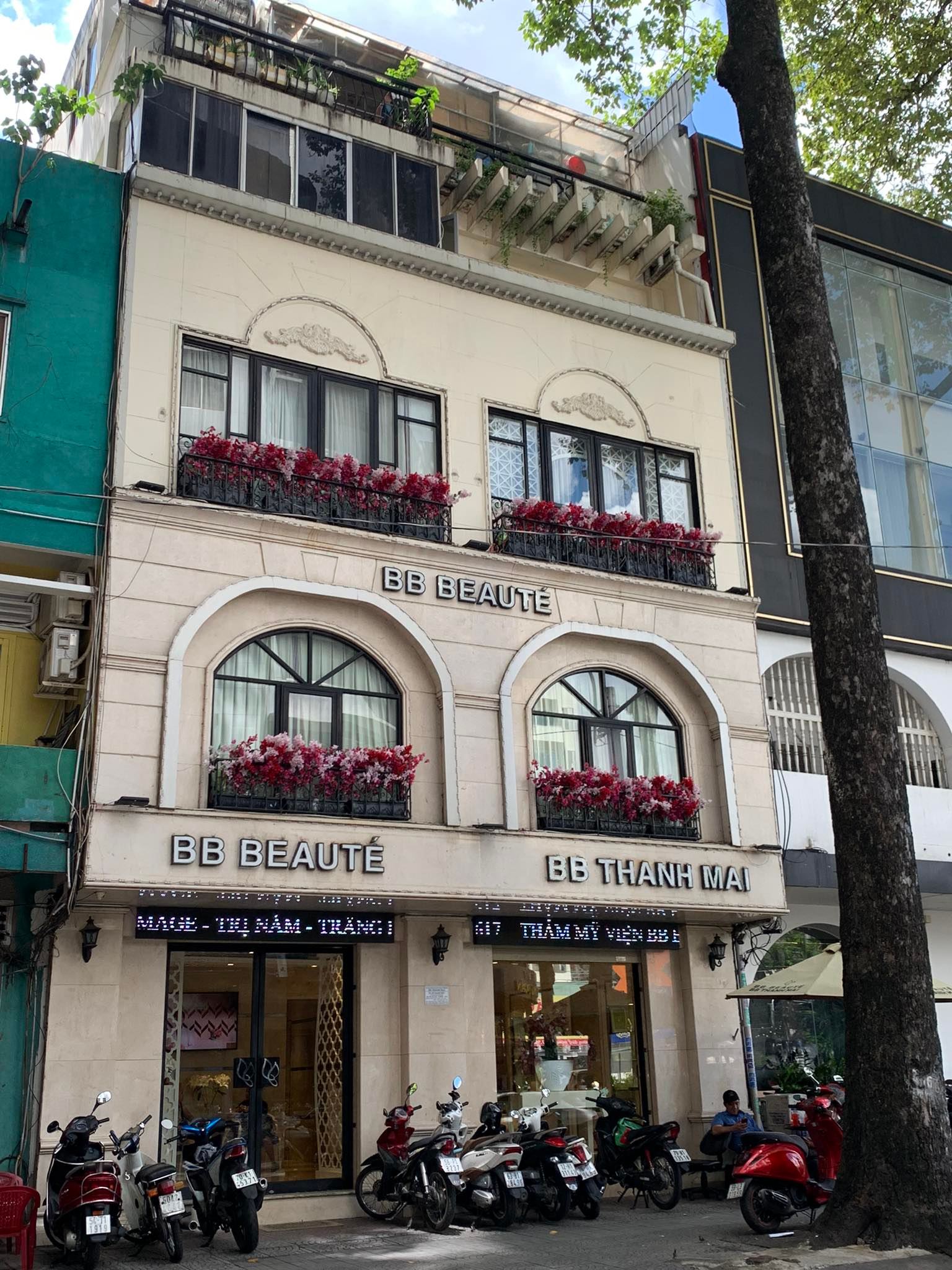 Tước giấy phép khám chữa bệnh của một cá nhân trong 2 tháng vì vi phạm về quảng cáo