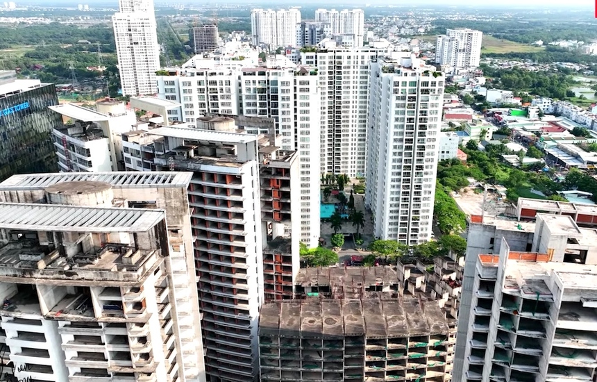 Ngân hàng chật vật rao bán các khoản nợ khủng