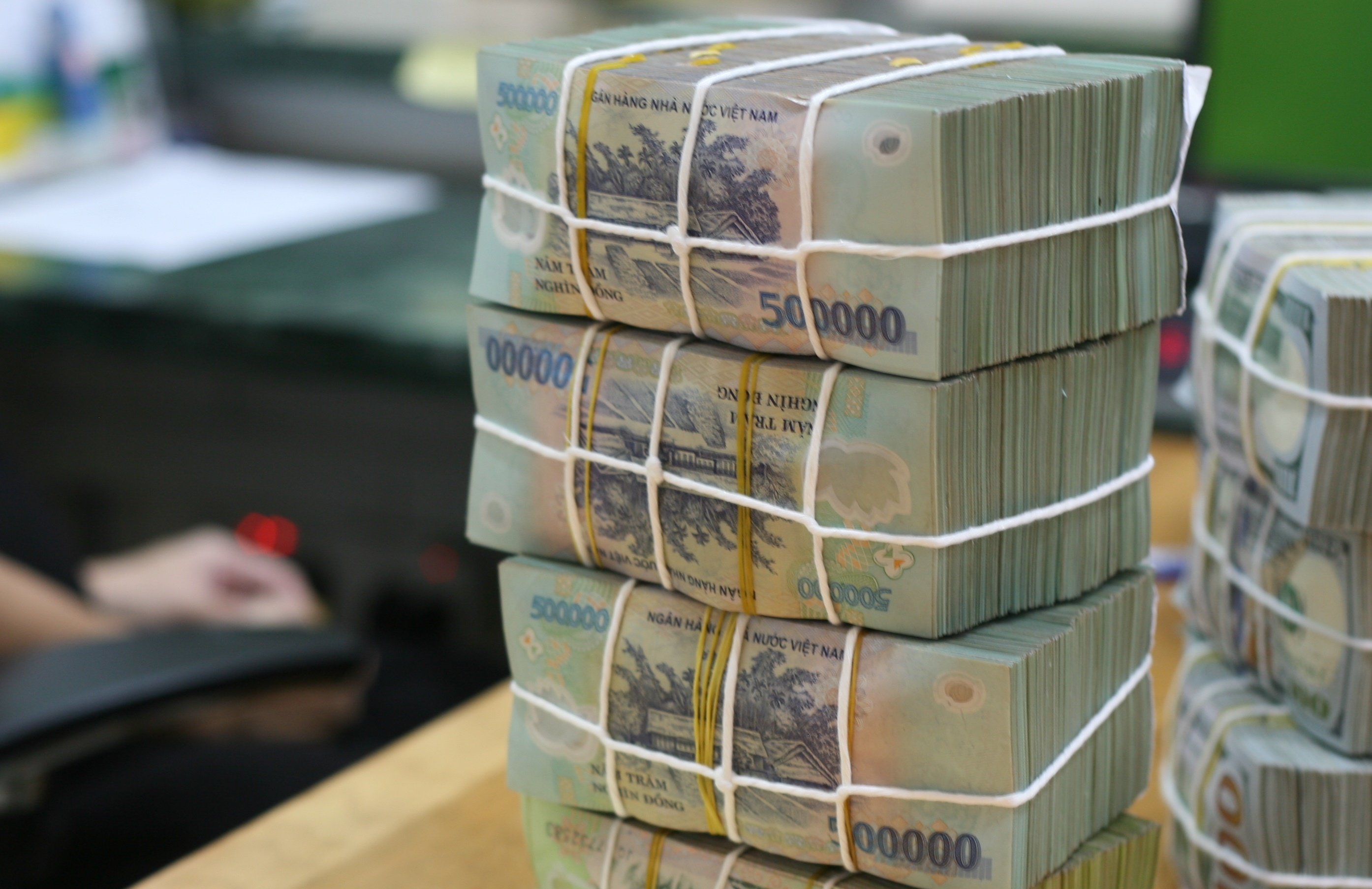 Ngân hàng Nhà nước tăng lãi suất điều hành trần lãi suất huy động