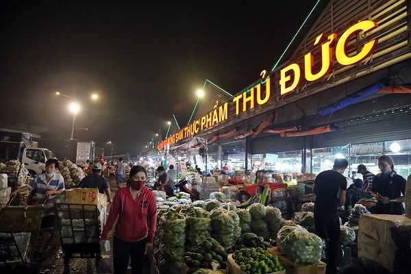 TPHCM Xử lý tình trạng kinh doanh tự phát ở khu vực Chợ đầu mối Thủ Đức