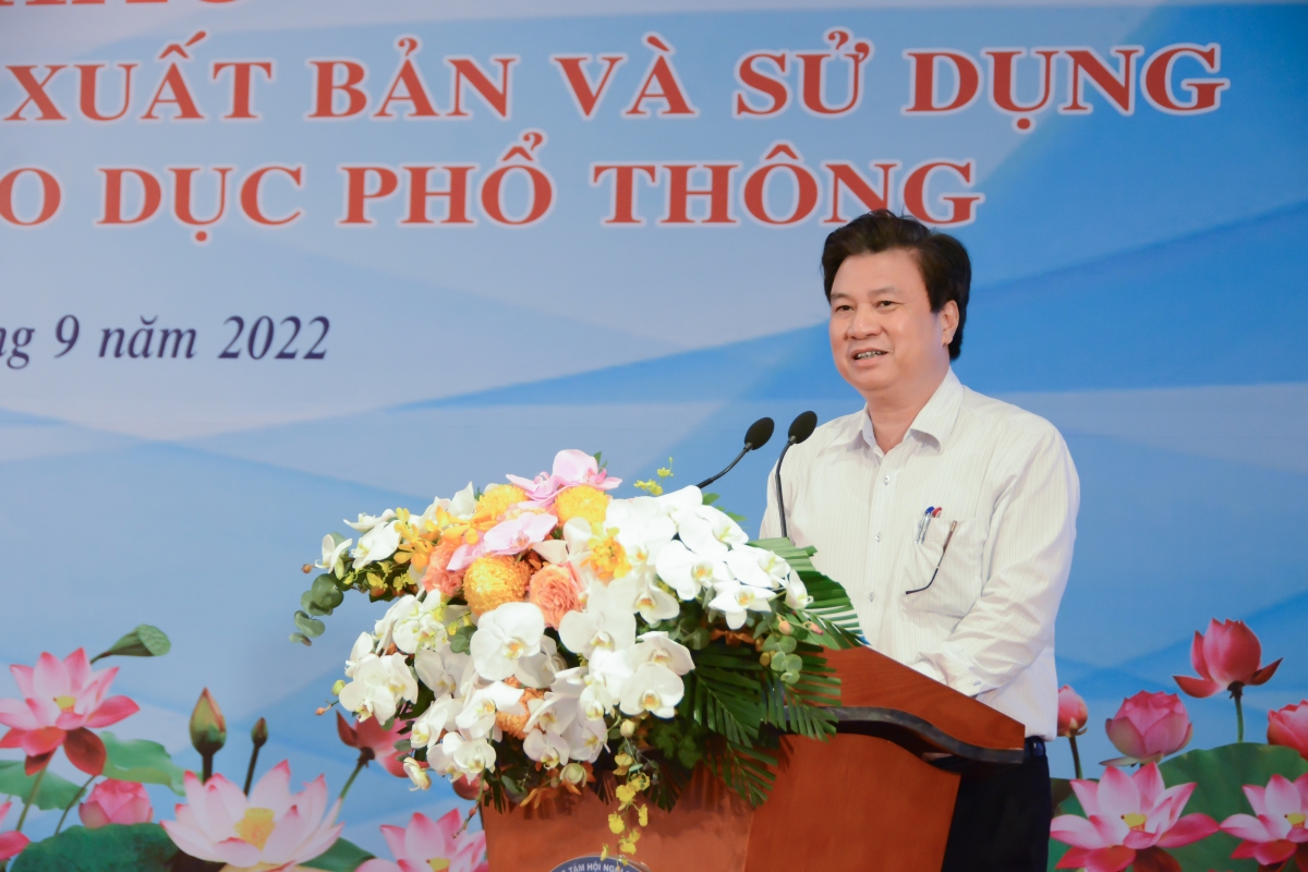 Sách giáo khoa mới chưa đáp ứng được yêu cầu cao nhất của xã hội