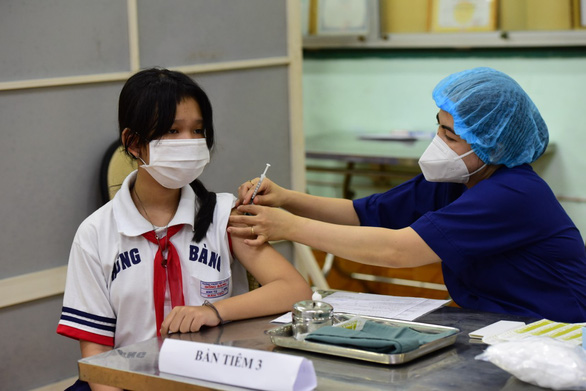 Đừng nghe đồn đại thiếu cơ sở khoa học làm lỡ cơ hội tiêm vắc xin COVID19 cho trẻ