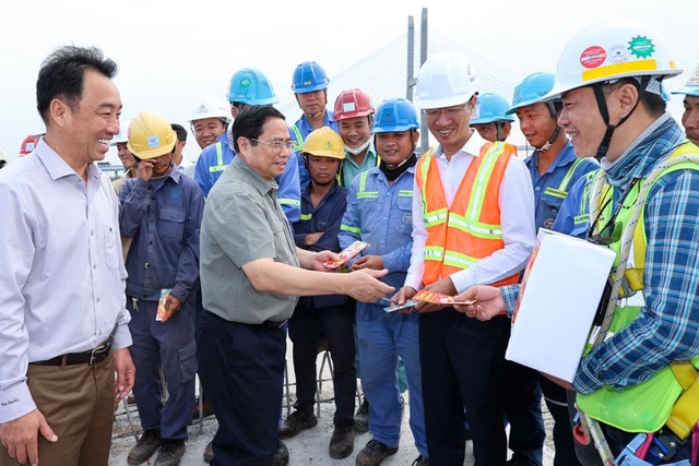 Thủ tướng kiểm tra tình hình triển khai thi công dự án cầu Mỹ Thuận 2