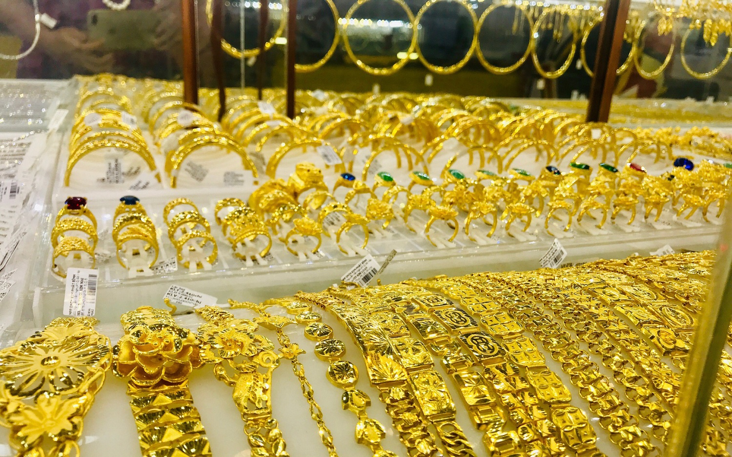 Giá vàng hôm nay 272 