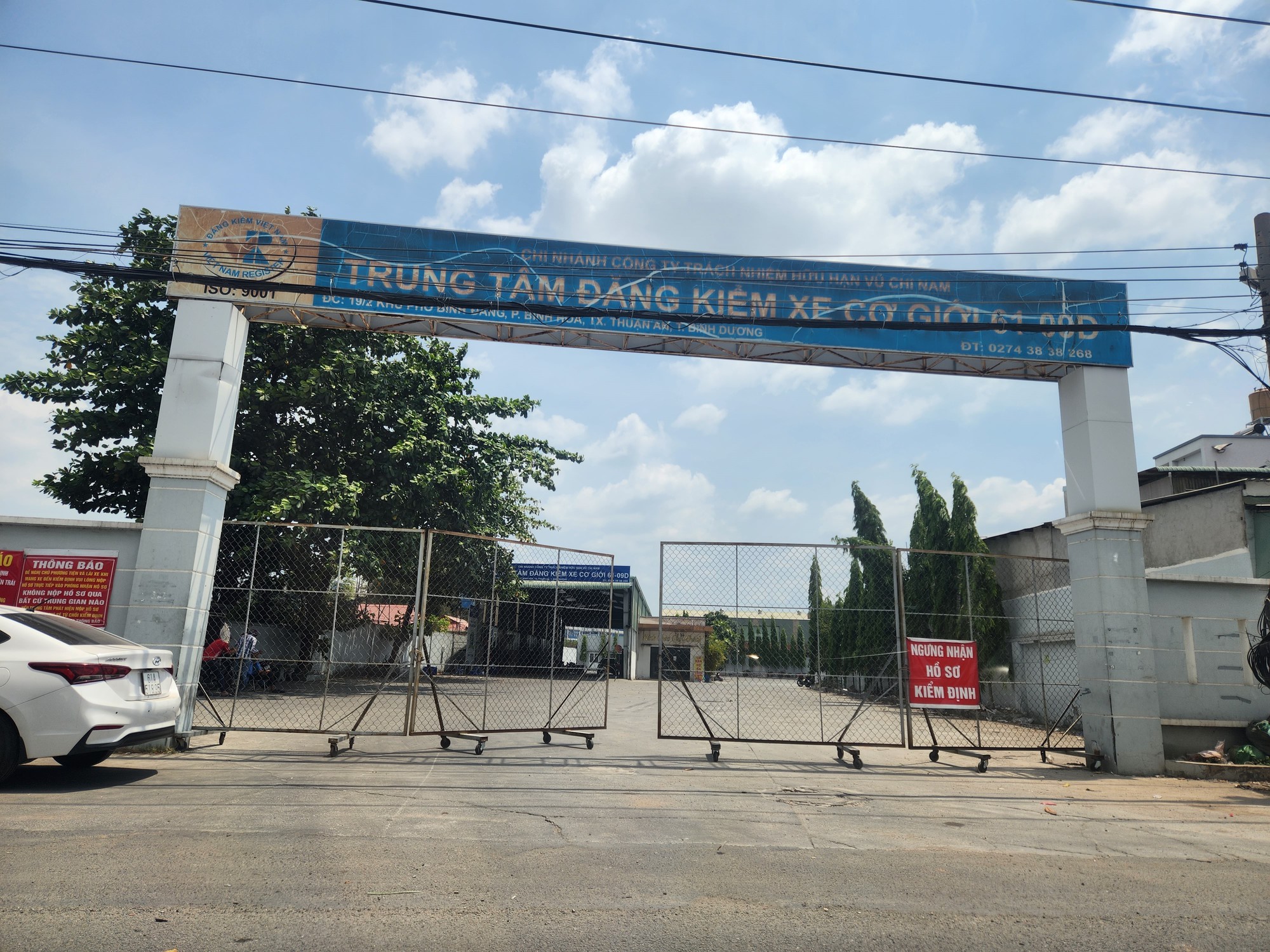 Công an Bình Dương khám xét Trung tâm đăng kiểm 6109D
