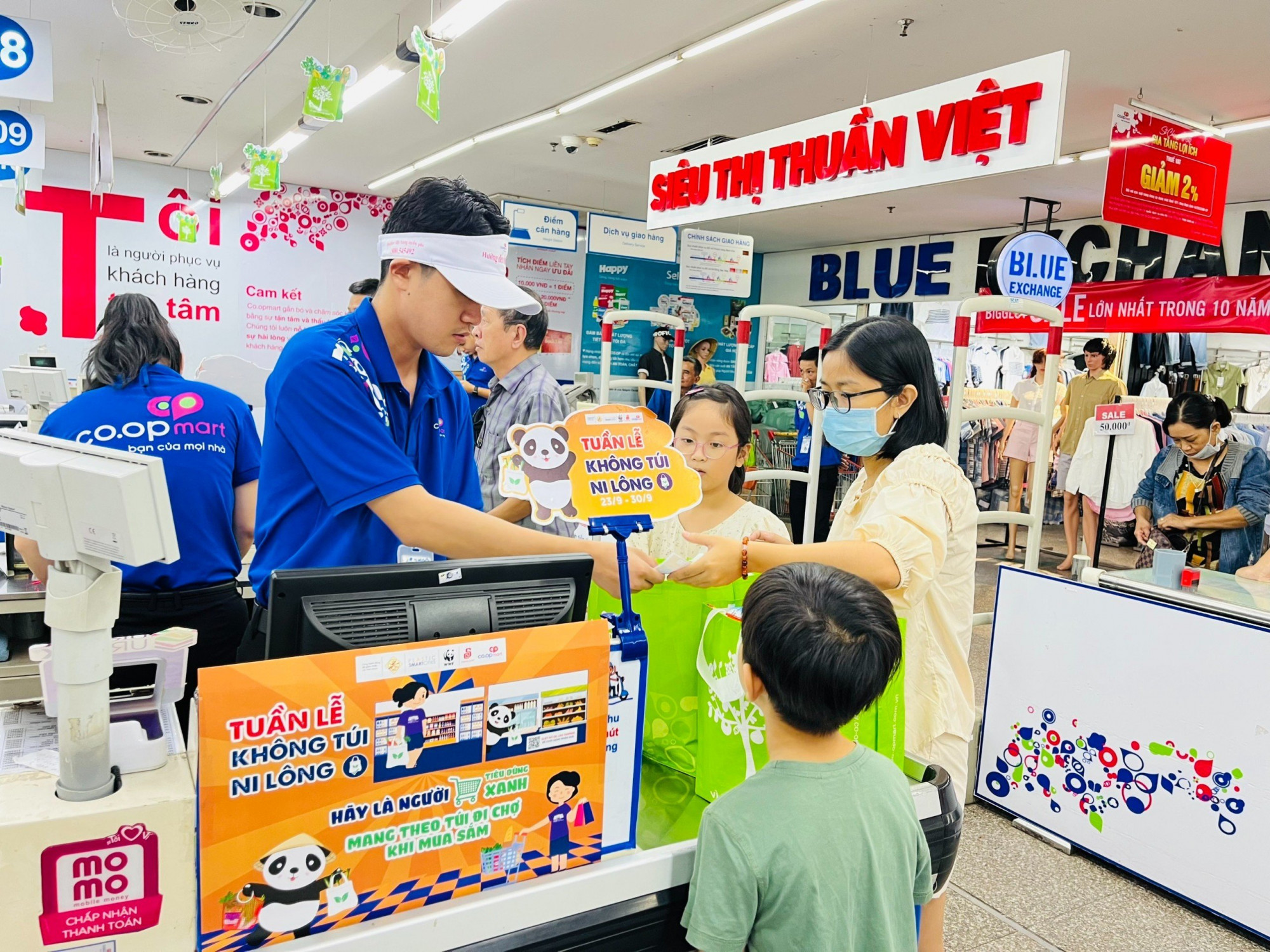 Coop Mart Huế tổ chức Tuần lễ không túi nylon