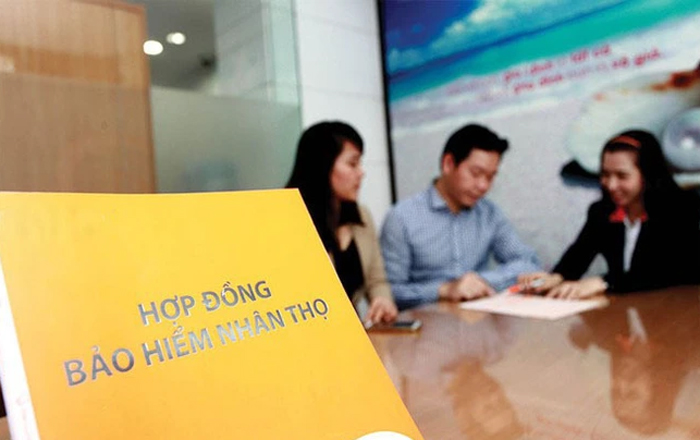 Chuyện 'cầm sổ đỏ vay 300 triệu phải mua bảo hiểm 20 triệu' làm nóng nghị trường