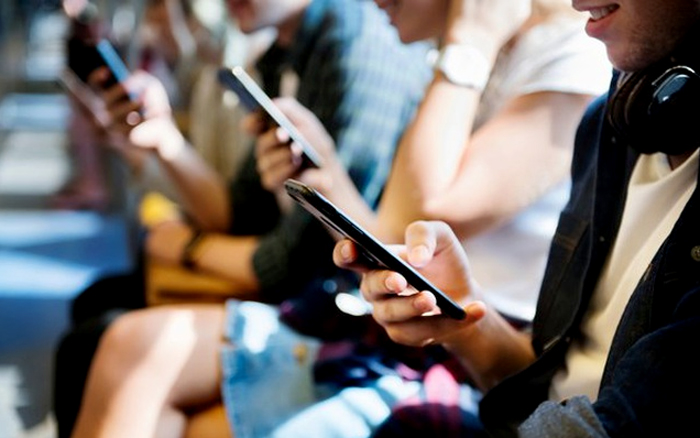 Số giờ sử dụng thiết bị di động đạt mức kỷ lục 51 nghìn tỷ giờ