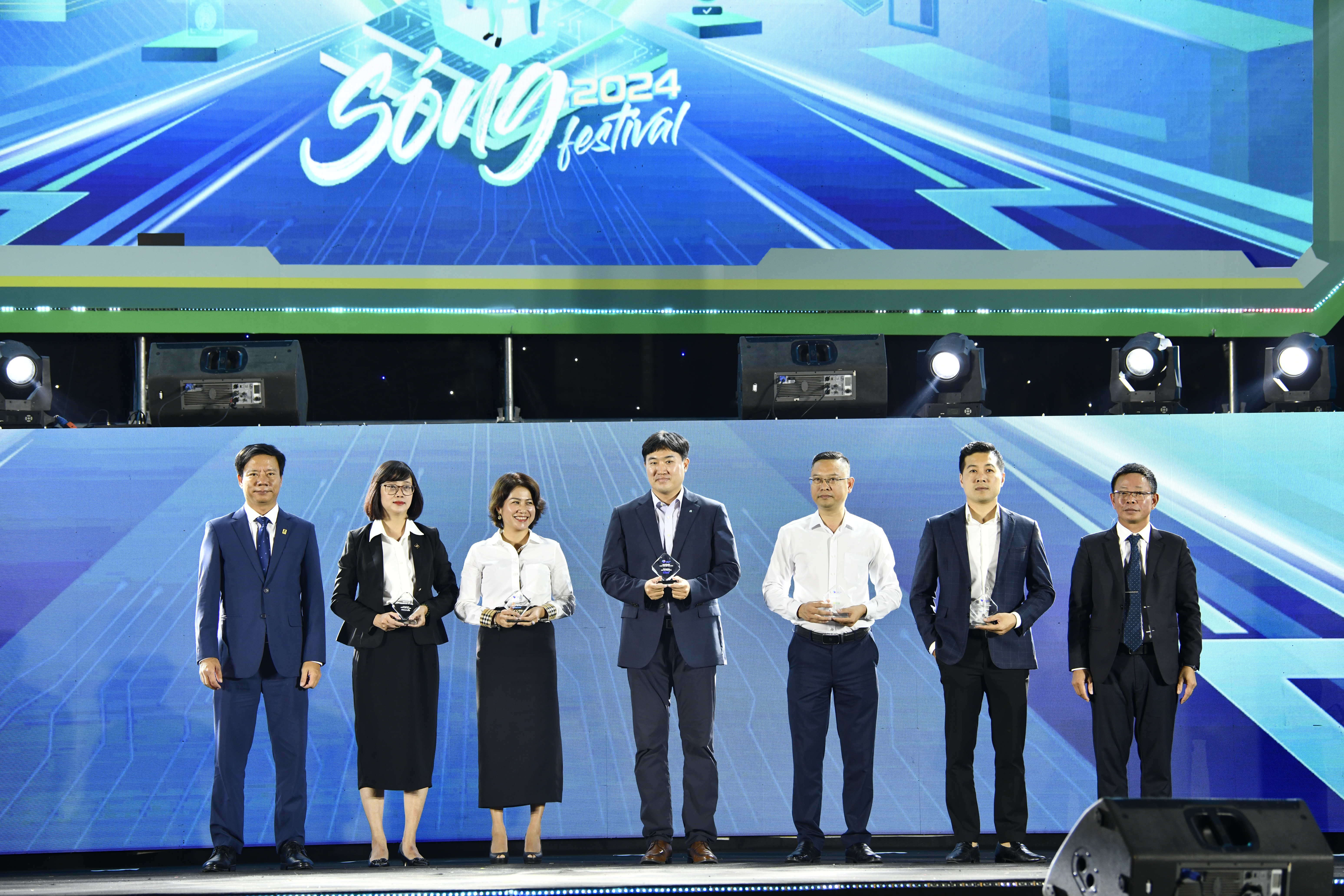 BAC A BANK ĐỒNG HÀNH CÙNG NGÀY THẺ VIỆT NAM 2024