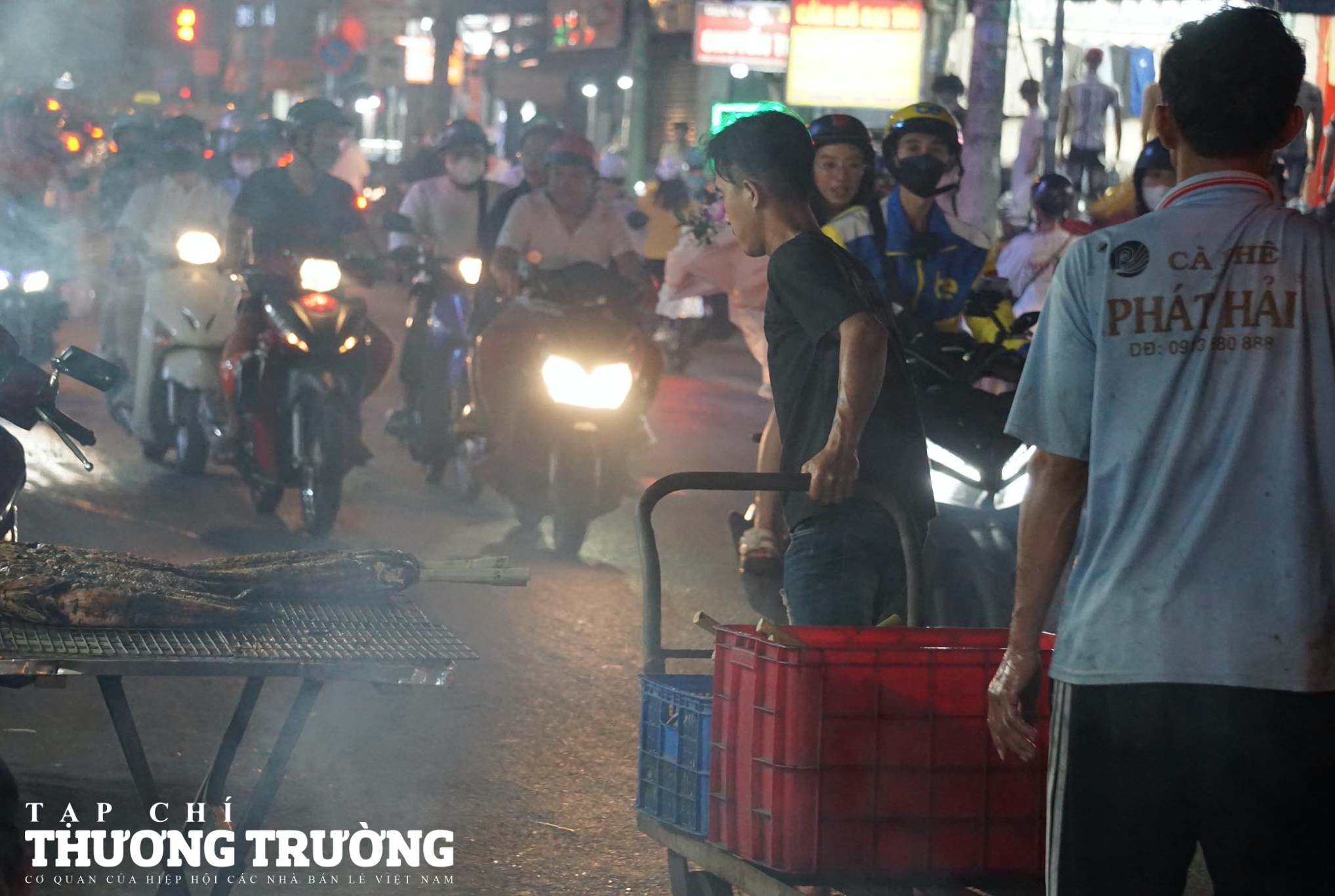 TPHCM Phố cá lóc nhộn nhịp trước ngày vía thần tài