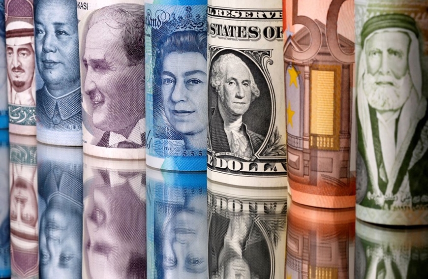 Tỷ giá ngoại tệ hôm nay 242 USD tiếp đà lao dốc