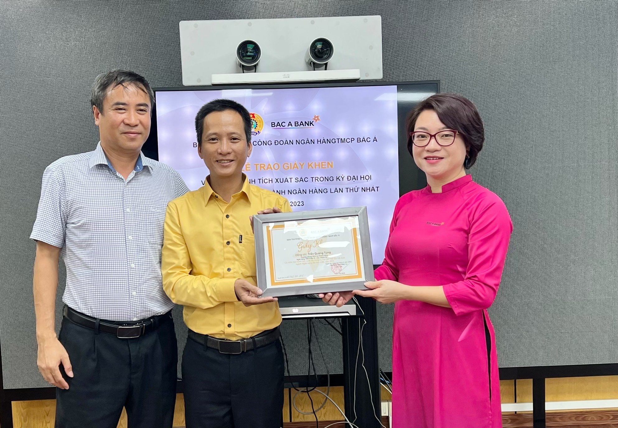 BAC A BANK tiếp tục được vinh danh
