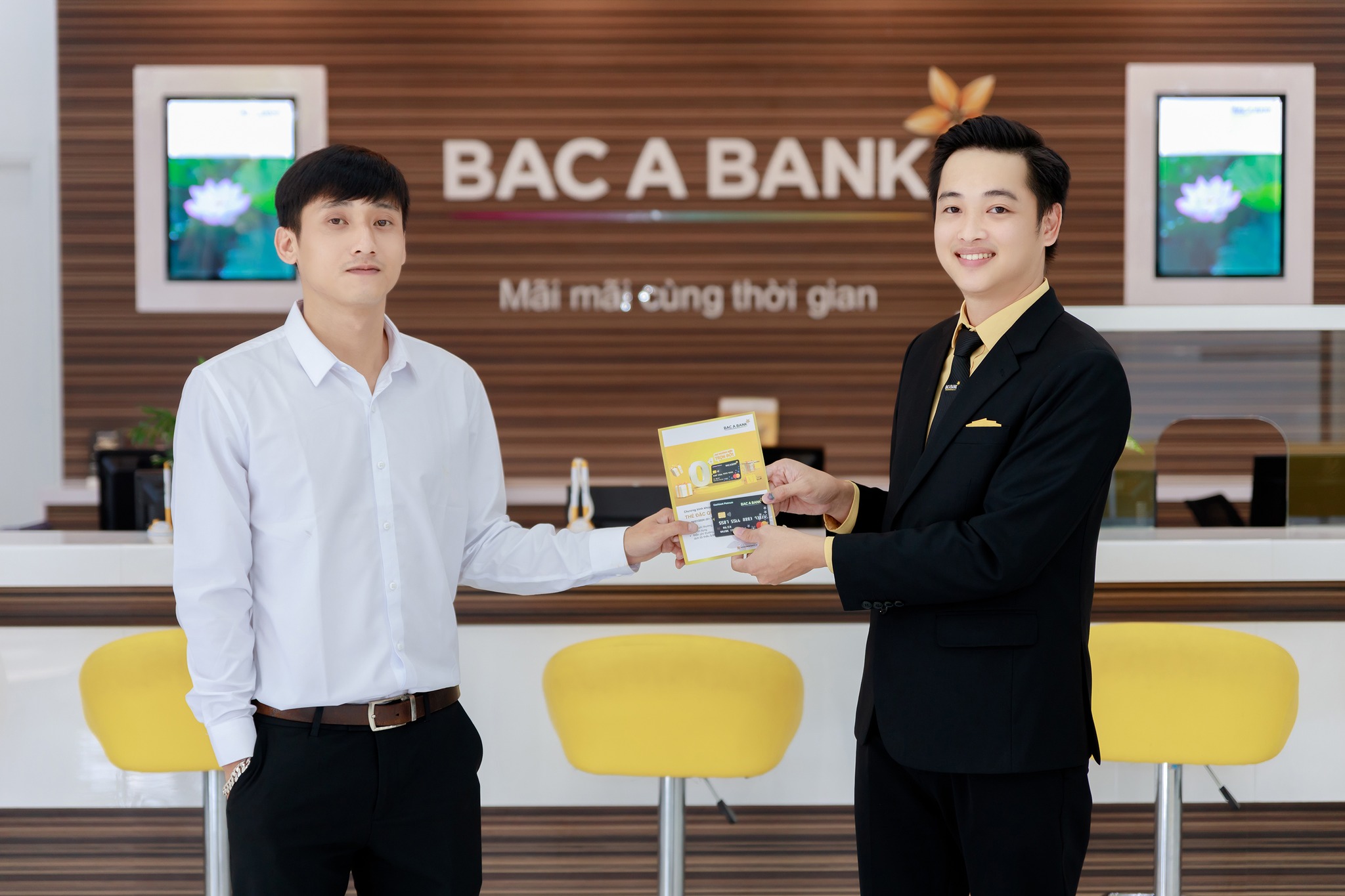 Mở thẻ tín dụng BAC A BANK là có quà miễn phí thường niên hoàn tiền ngập ví