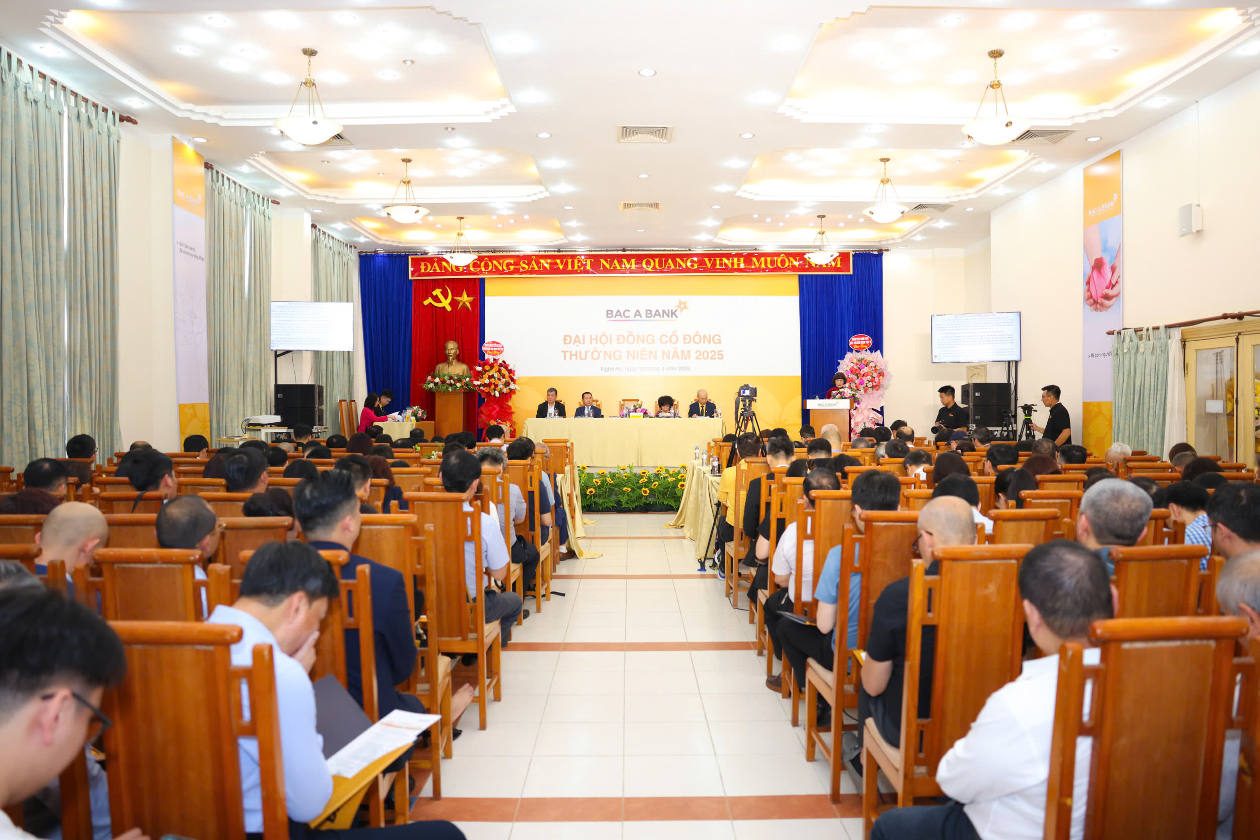 BAC A BANK thông qua phương án tăng vốn điều lệ lên 12350 tỷ đồng Thành công từ nền tảng vững chắc